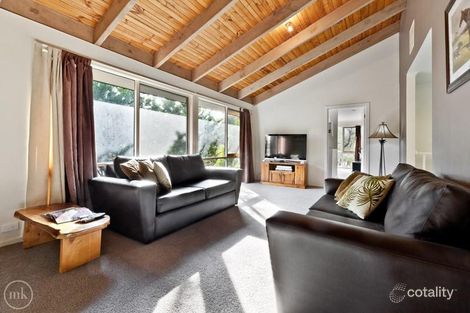 Property photo of 21 Booth Court Eltham VIC 3095