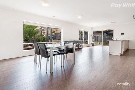 Property photo of 13 Popple Avenue South Morang VIC 3752