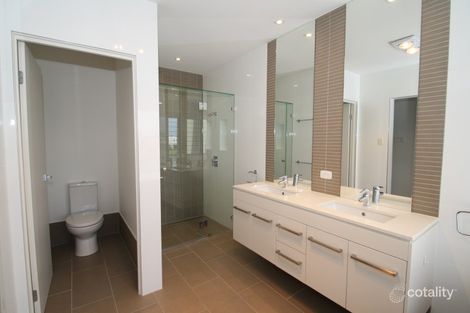 Property photo of 1/25 South Quay Drive Biggera Waters QLD 4216