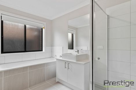 Property photo of 15 Abbeygate Drive Werribee VIC 3030