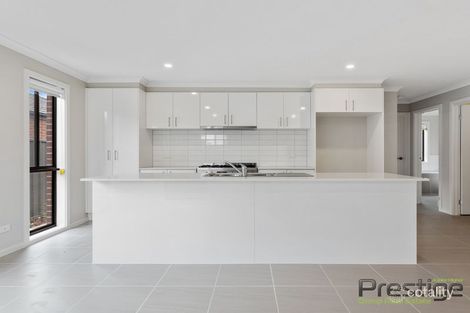 Property photo of 15 Abbeygate Drive Werribee VIC 3030