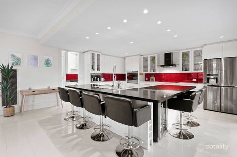 Property photo of 16 Huntly Avenue Mooroolbark VIC 3138