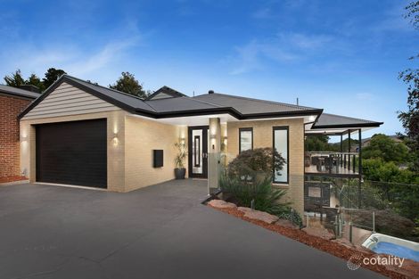 Property photo of 16 Huntly Avenue Mooroolbark VIC 3138