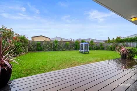 Property photo of 35 Dune Drive Fern Bay NSW 2295