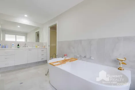 Property photo of 60 Bibra Loop Dalyellup WA 6230