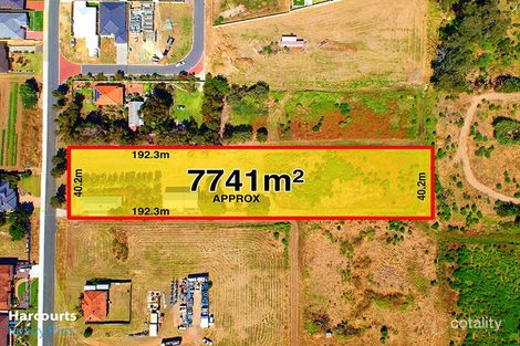 35 Albion Ave, Lake Coogee, WA 6166