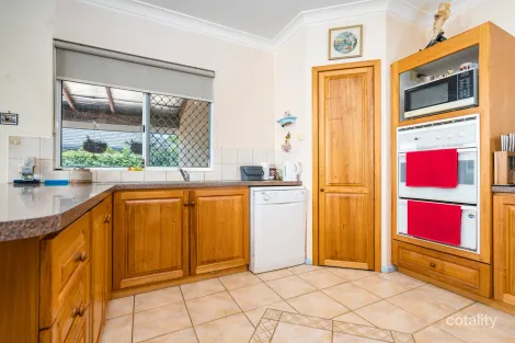 Property photo of 9 Chapman Valley Road Glenfield WA 6532