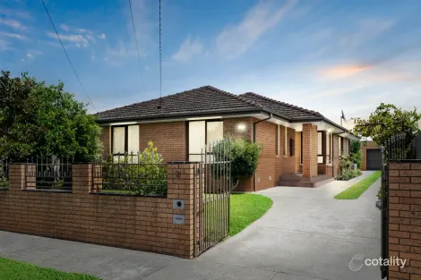 31 SUNDOWNER AVE, CLARINDA, VIC 3169