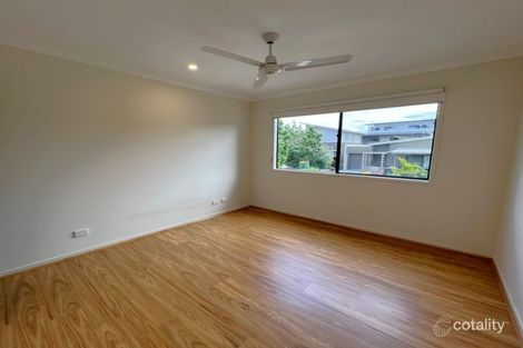 Property photo of 8 Savanna Gardens Pimpama QLD 4209