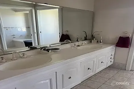 Property photo of 4 Novar Place St Johns Park NSW 2176