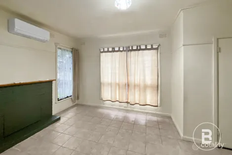 Property photo of 39 Maple Avenue Wendouree VIC 3355