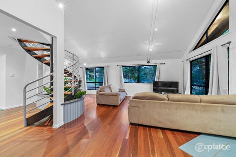 Property photo of 1 Fleetwood Court Ferny Hills QLD 4055