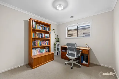 Property photo of 24 Recoil Drive Doreen VIC 3754
