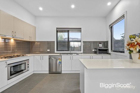 Property photo of 1/4 Whittens Lane Doncaster VIC 3108