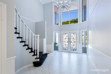 Property photo of 3161 Riverleigh Drive Hope Island QLD 4212