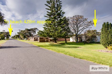 Property photo of 17 Daly Avenue Rye VIC 3941