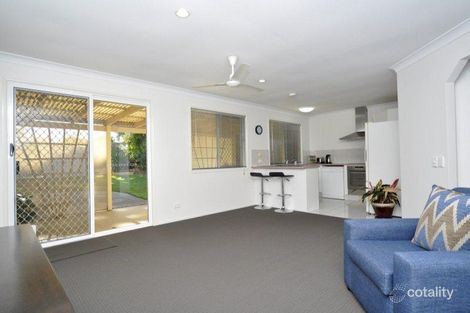 Property photo of 2/5 Hill Court Labrador QLD 4215