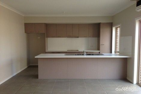 Property photo of 10 Pittard Walk Epping VIC 3076