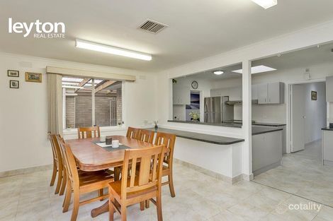 Property photo of 23 Bundeena Avenue Keysborough VIC 3173