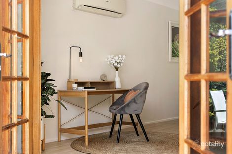 Property photo of 14 Juanita Grove Springwood QLD 4127