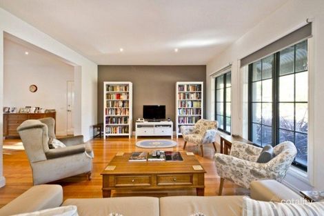 Property photo of 1 Aminya Place Briar Hill VIC 3088