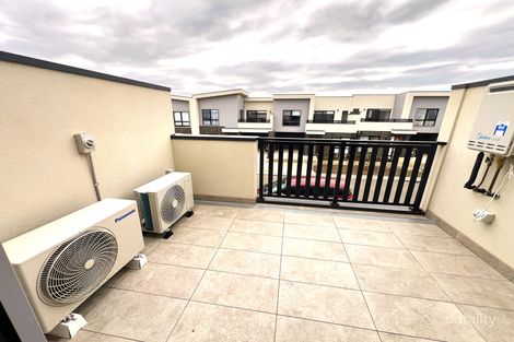 Property photo of 96 Fusion Circuit Cranbourne West VIC 3977