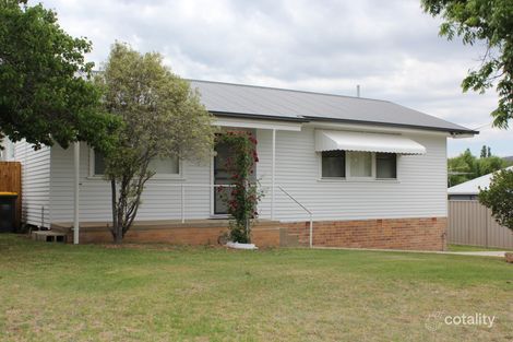 13 Duncan St, Tenterfield, NSW 2372