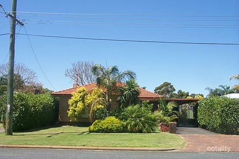 221 Fisher St, Cloverdale, WA 6105