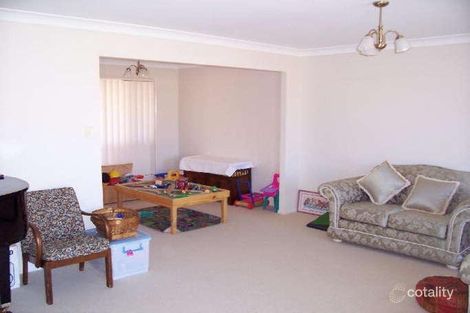 Property photo of 11 Holt Street Middle Ridge QLD 4350