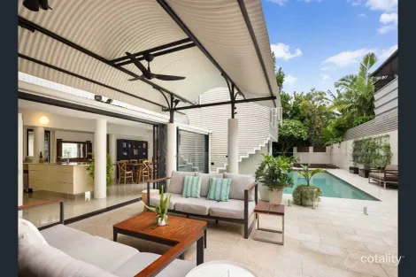 Property photo of 25 Eighth Avenue St Lucia QLD 4067
