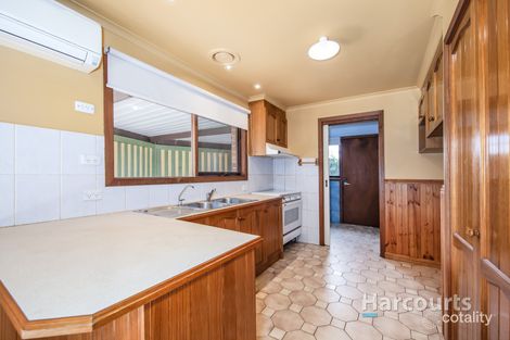 Property photo of 30 Warrington Crescent Deer Park VIC 3023