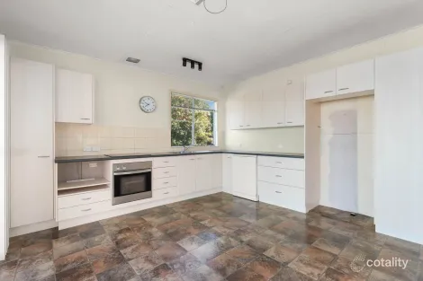Property photo of 100 Basin View Parade Basin View NSW 2540