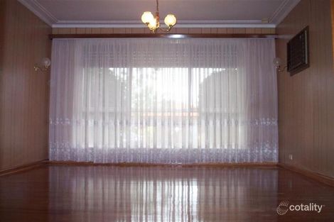 Property photo of 1 Chelmsford Crescent St Albans VIC 3021