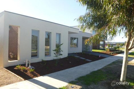 9 Bankton Ave, Cranbourne East, VIC 3977