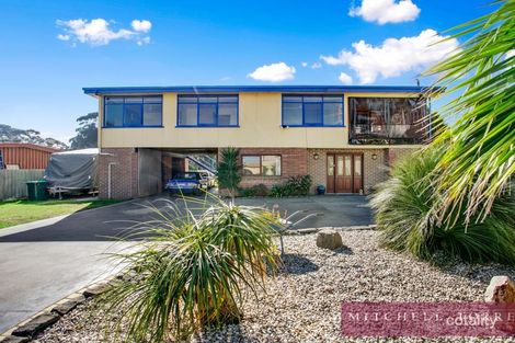 Property photo of 2 Wedge Court Seaford VIC 3198