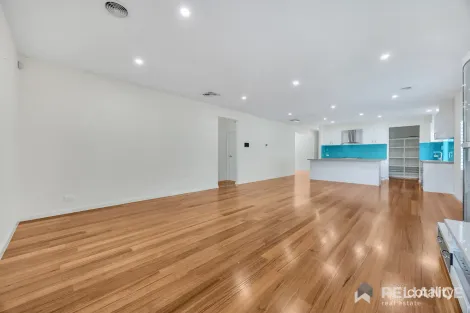 Property photo of 18 Bringa Drive Mickleham VIC 3064