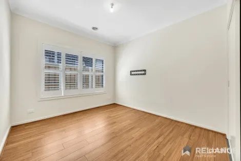 Property photo of 18 Bringa Drive Mickleham VIC 3064