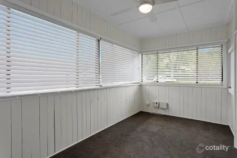 Property photo of 21 McIntyre Street Centenary Heights QLD 4350