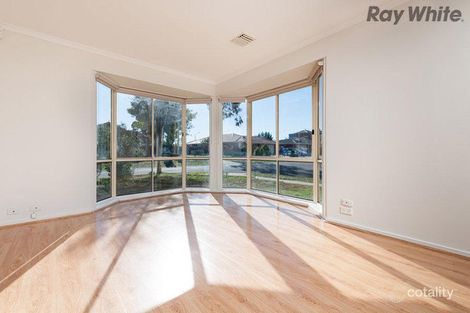 Property photo of 28 Cassinia Close Delahey VIC 3037