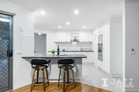 Property photo of 7 Fullard Close Point Cook VIC 3030