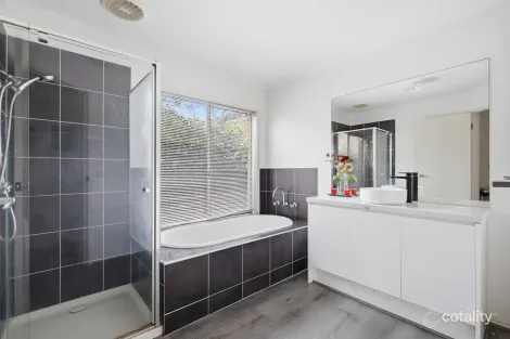 Property photo of 5 Hibiscus Crescent Point Cook VIC 3030