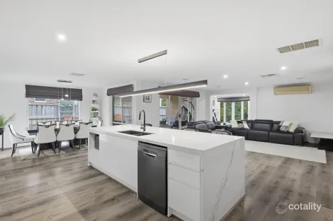 Property photo of 5 Hibiscus Crescent Point Cook VIC 3030