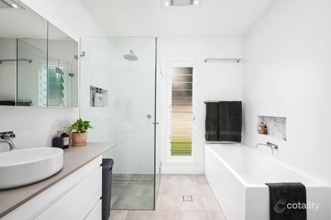 Property photo of 4 Pindarri Avenue Berkeley Vale NSW 2261