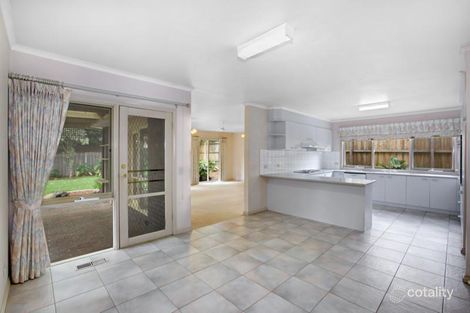 Property photo of 2 Ambon Rise Croydon North VIC 3136