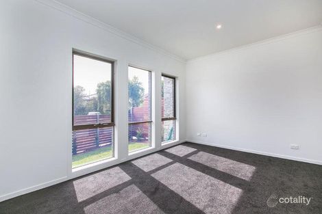 Property photo of 4 Omeo Court Bentleigh East VIC 3165