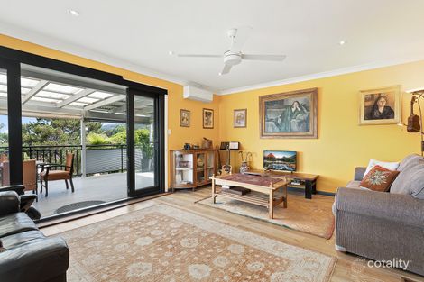 Property photo of 32 Hillcrest Avenue Woonona NSW 2517