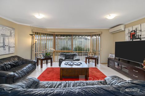 Property photo of 17 Peppermint Grove Knoxfield VIC 3180