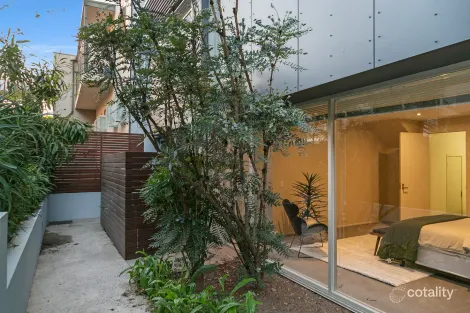 Property photo of 18 Courtney Place North Melbourne VIC 3051