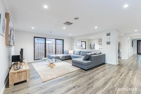Property photo of 29 Thoroughbred Drive Clyde North VIC 3978