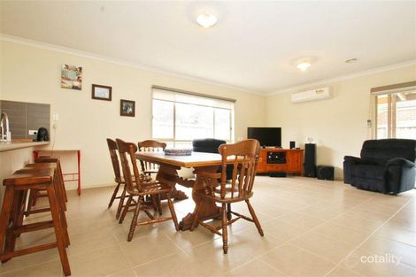 Property photo of 14 Larnook Place South Morang VIC 3752